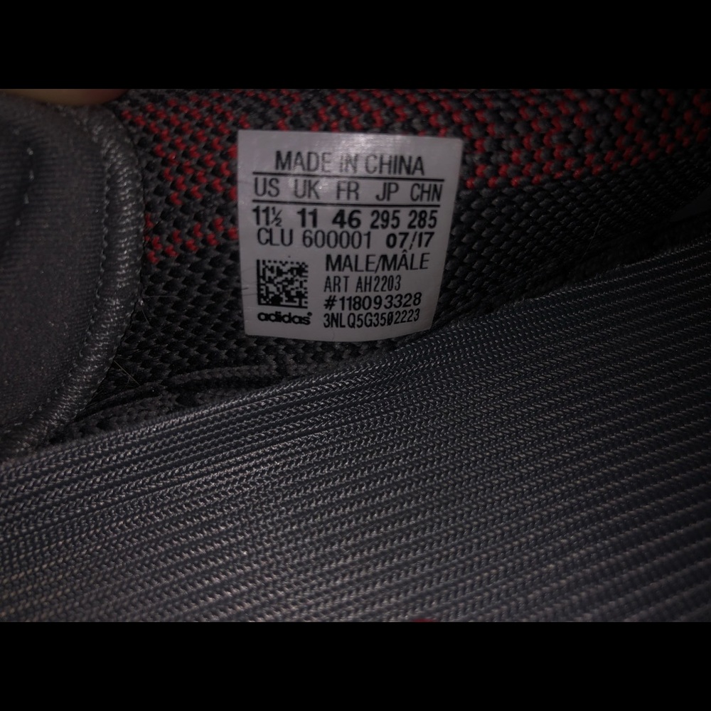 Yeezy Boost 350 V2 Beluga 2.0 - Picture 7 of 8